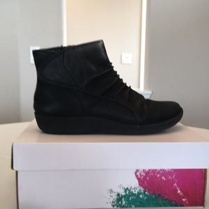 CLARKS-Cloudsteppers